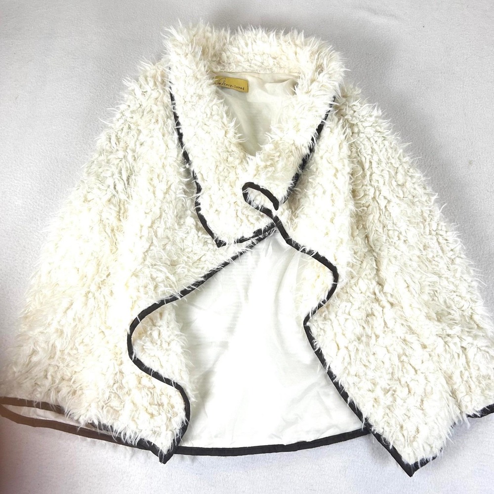 How Very Loved Faux Fur Vest Women Small Cream Shaggy Cozy Layering J24034-01